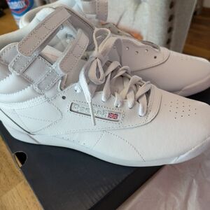 Reebok 7.5